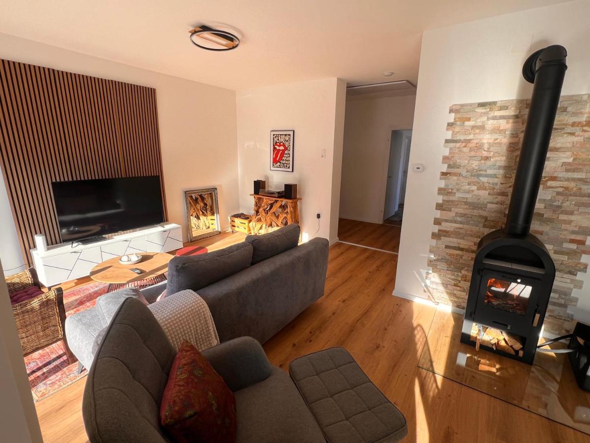Ferienwohnung Imzaro: Erdgeschoss, 2 Schlafzimmer Plus Schlafsofa, Eigener Eingang, Grosse Terrasse Mit Garten! Spittal an der Drau Buitenkant foto
